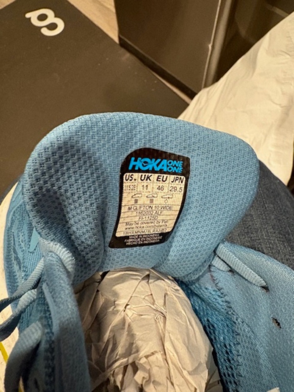 2 PAIRS HOKA ONE ONE CLIFTON 10
